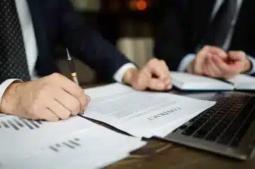 خدمات الاستشارات القانونية